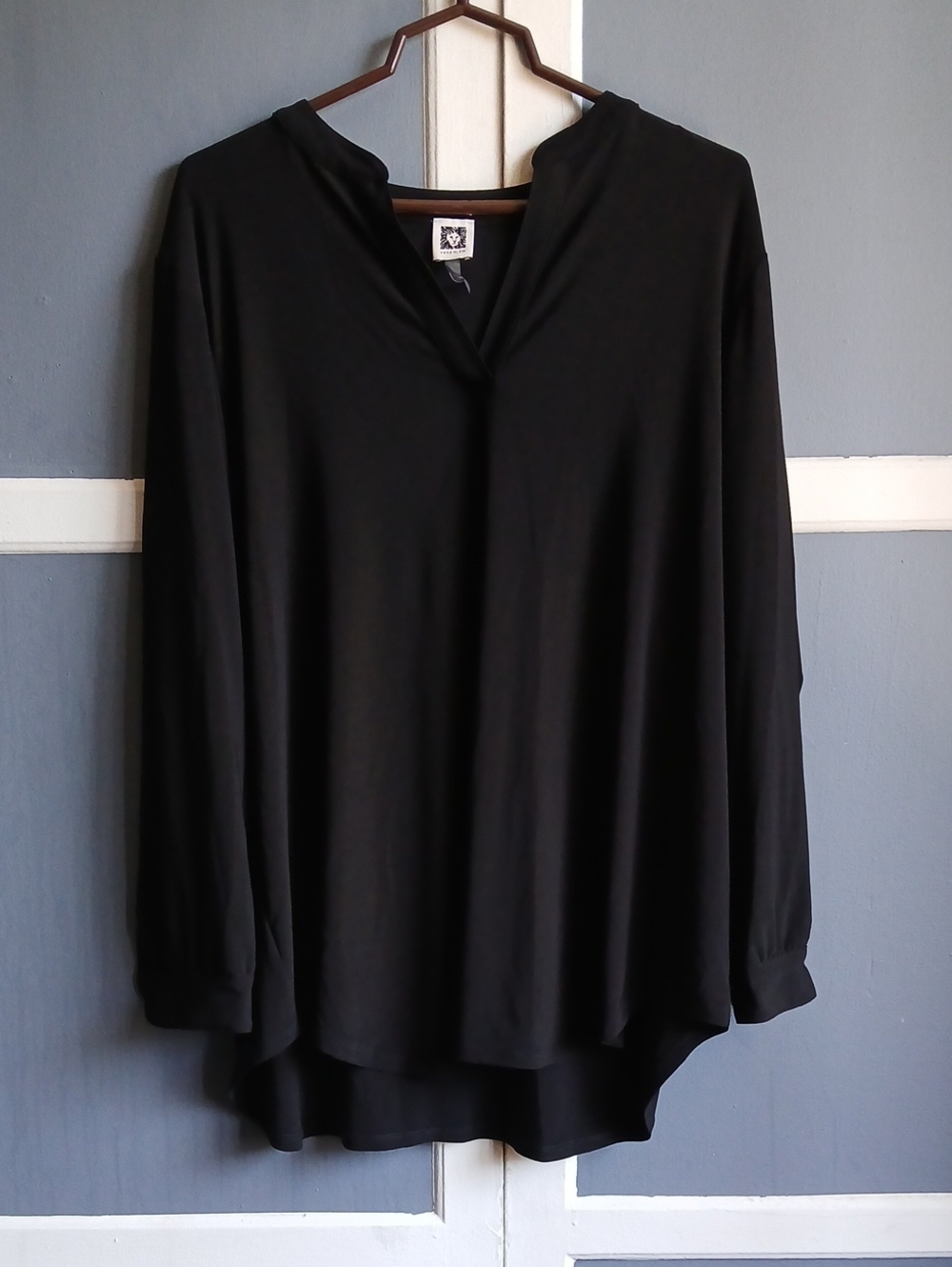 Anne Klein Black V-Neck Long Sleeve Blouse